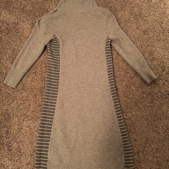Athleta Light Gray Knit Sweater - Picture 2 of 4
